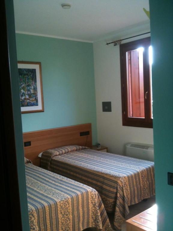 Hotel Le Corti Pitstop Ferrara Room photo