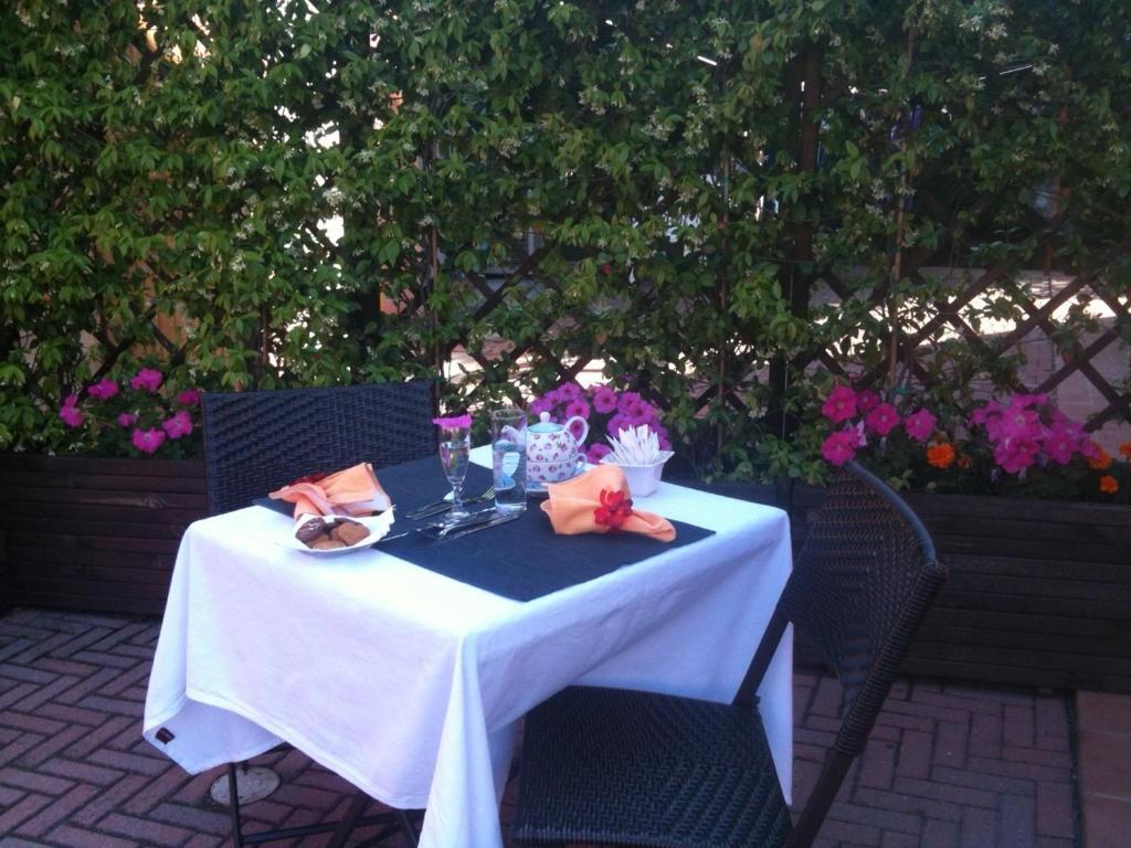 Hotel Le Corti Pitstop Ferrara Exterior photo